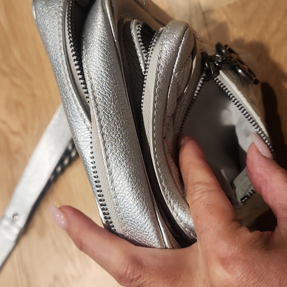 Chanel Sillver Casual Rock Crossbody bag - Picture 6 of 11